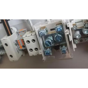 Електротехнічні клем