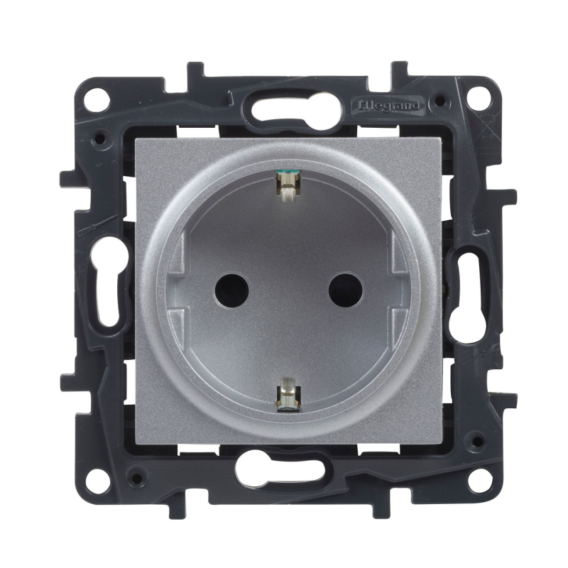 Розетка електрична зі шторками, сталь, Niloe Step Legrand Розетка електрична зі шторками, сталь, Niloe Step Legrand